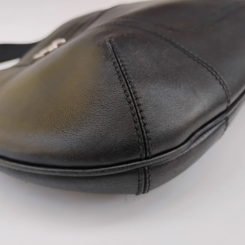 SALVATORE FERRAGAMO Gancini Shoulder Bag Leather Black EE-21 4800